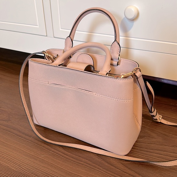 (SOLD) Michael Kors crossbody - Picture 2 of 3